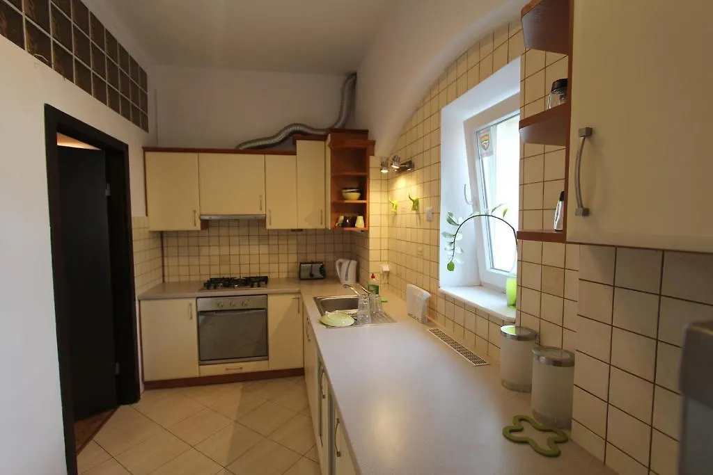 Chmielna 5 Rooms & Apartments Varsavia Ostello