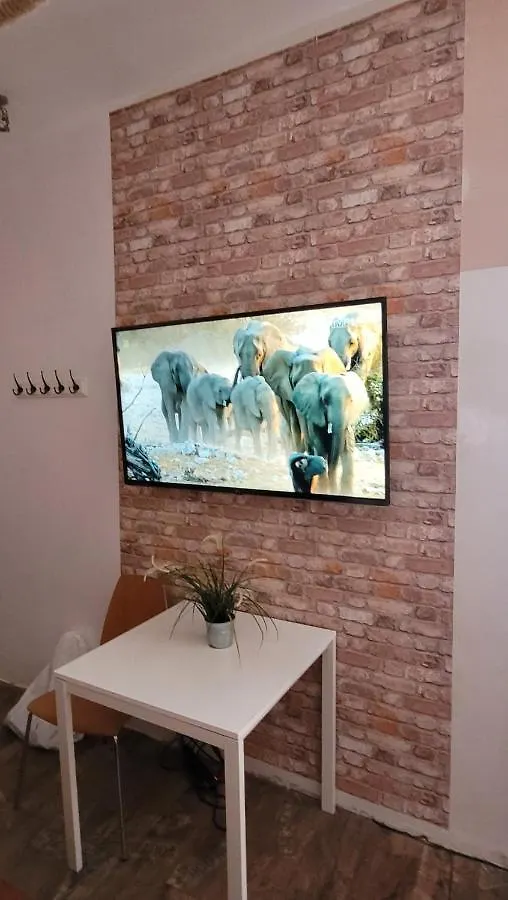 ורשה Chmielna 5 Rooms & Apartments אכסניה