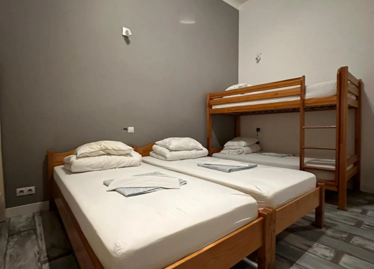 אכסניה ורשה Chmielna 5 Rooms & Apartments