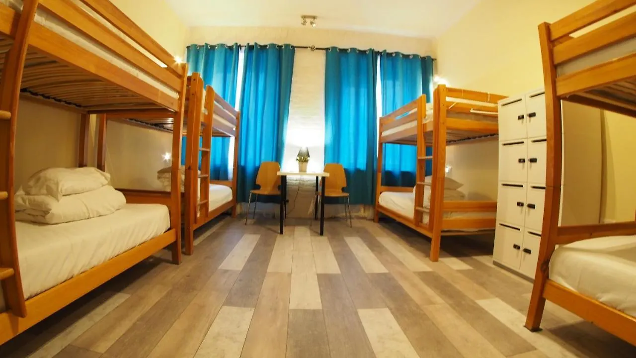 Hostel Chmielna 5 Rooms & Apartments Varşova