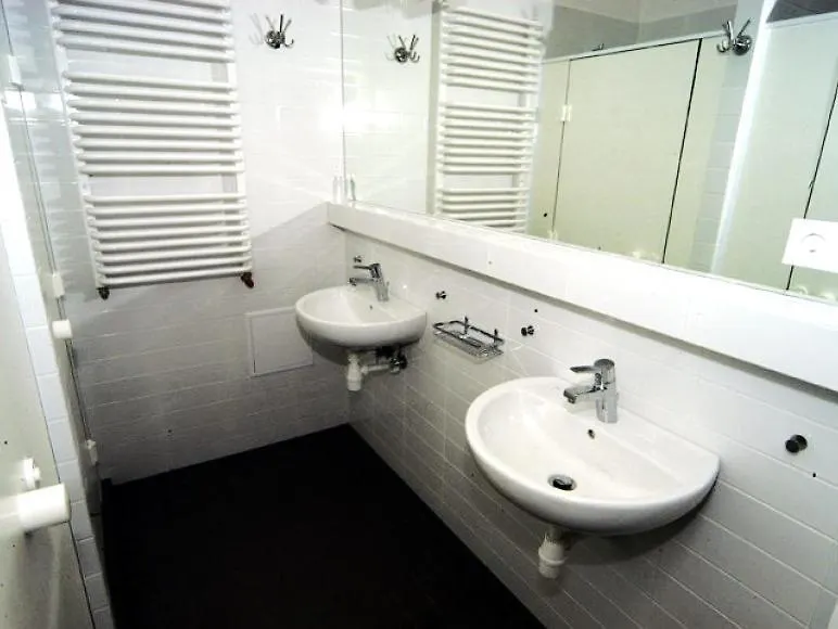 Hostel Chmielna 5 Rooms & Apartments Varşova