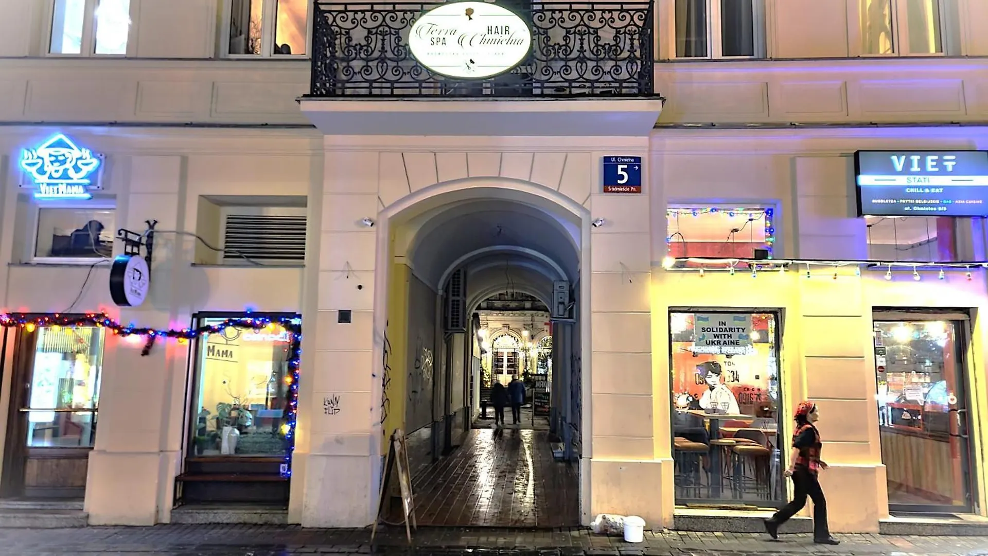Chmielna 5 Rooms & Apartments Varşova Polonya