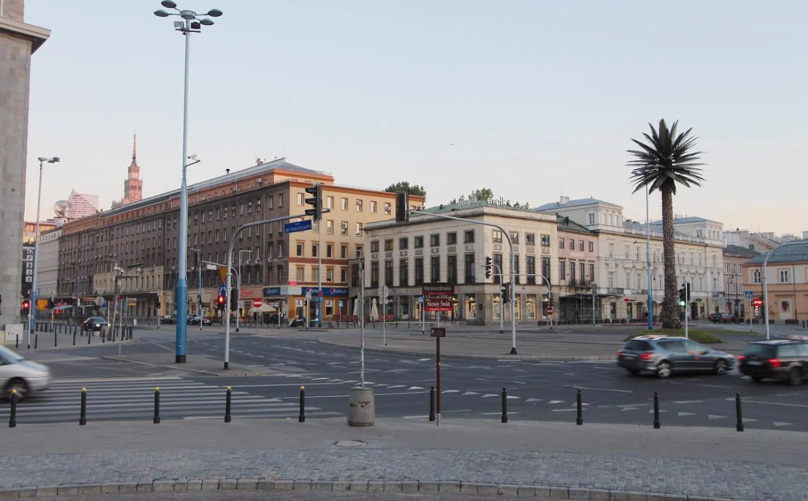 Chmielna 5 Rooms & Apartments Varşova