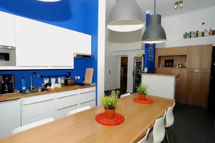 Hostel Chmielna 5 Rooms & Apartments Varşova