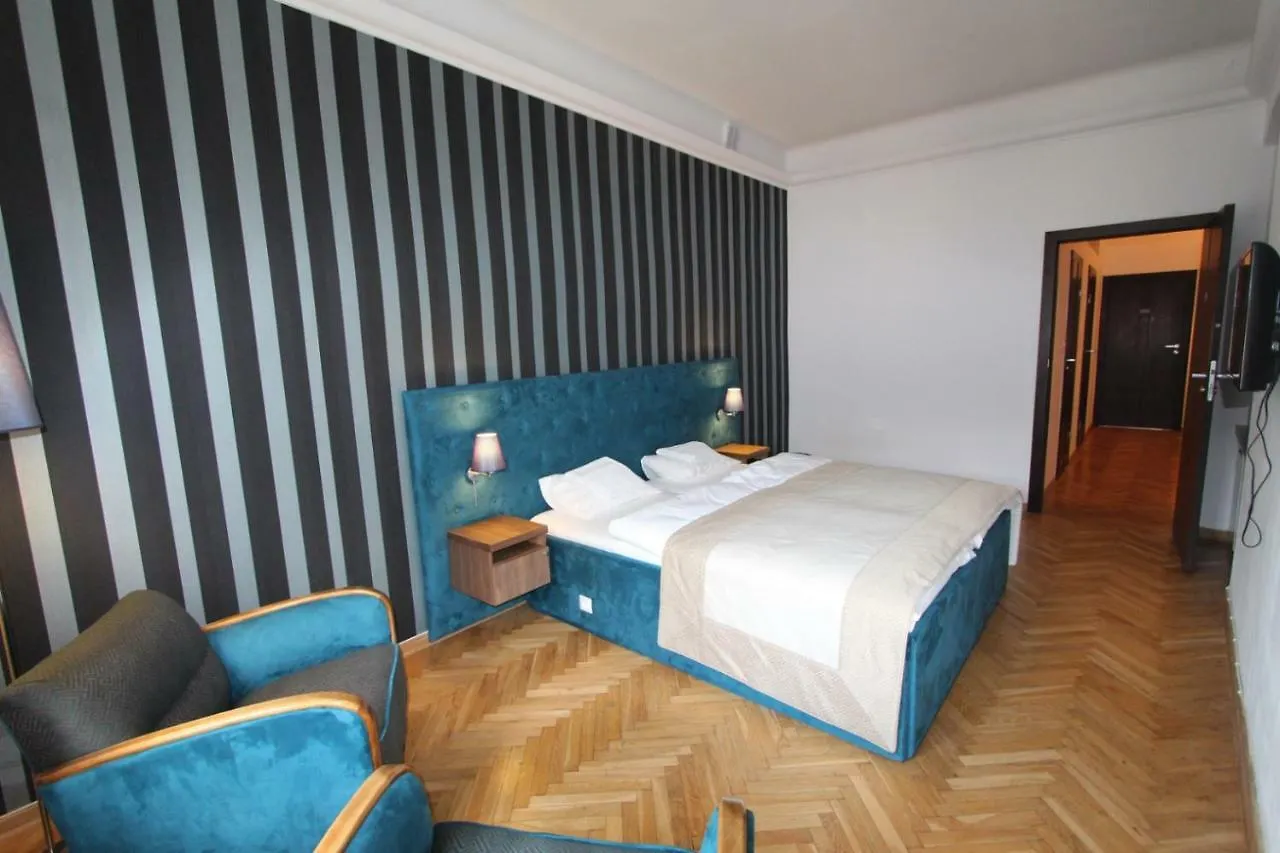 Hostel Chmielna 5 Rooms & Apartments Varşova